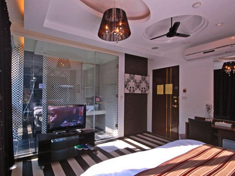 Full House Bed And Breakfast Nantou Bagian luar foto