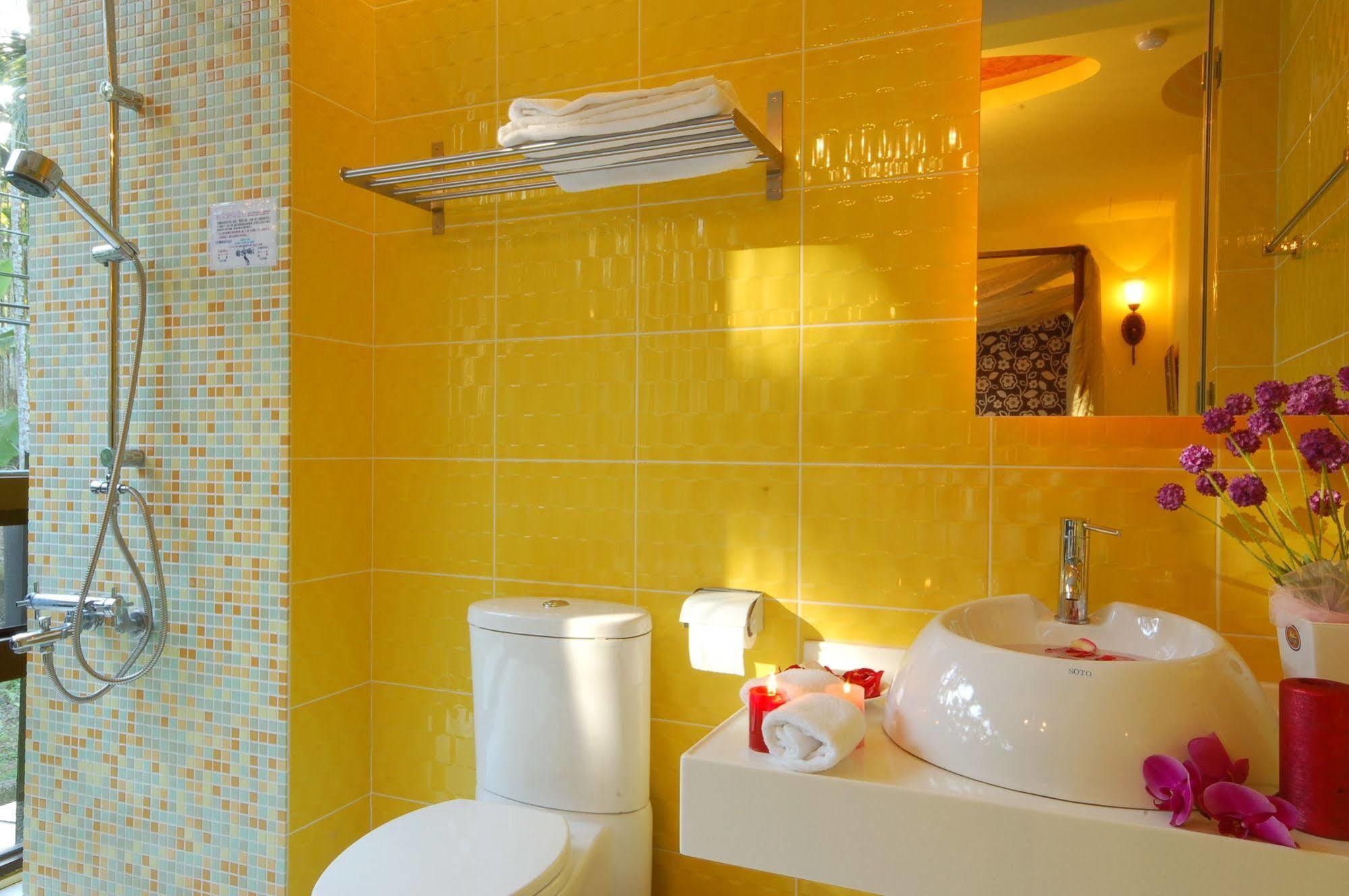 Full House Bed And Breakfast Nantou Bagian luar foto