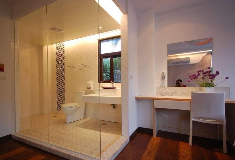 Full House Bed And Breakfast Nantou Bagian luar foto